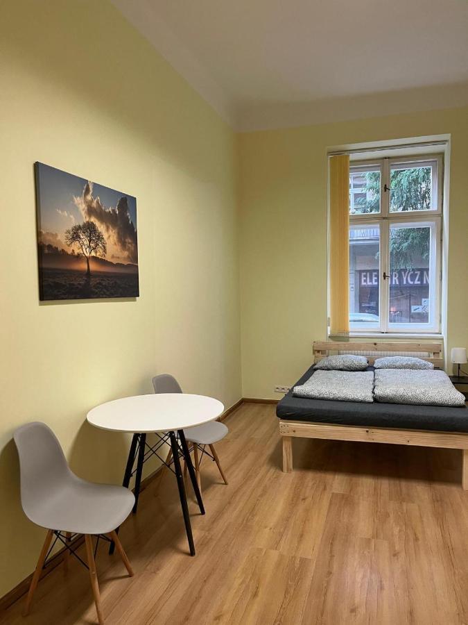 Batorego Lovely Rooms Krasków Exterior foto